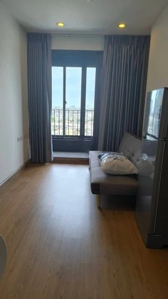 Selling Ideo Mobi Wong Sawang Interchange. Beautiful unit, near the BTS Skytrain, ready to move in. Great environment, easy access to everything you n