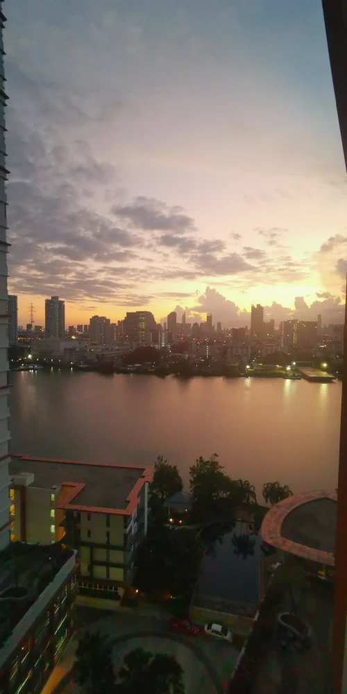 For sale: Ivy River Rat Burana, on the banks of the Chao Phraya River, beautiful view, good atmosphere, ready, don't wait, book now.