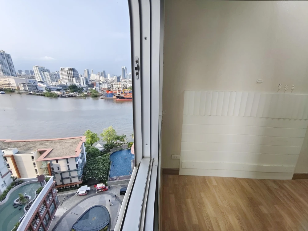 For sale: Ivy River Rat Burana, on the banks of the Chao Phraya River, beautiful view, good atmosphere, ready, don't wait, book now.