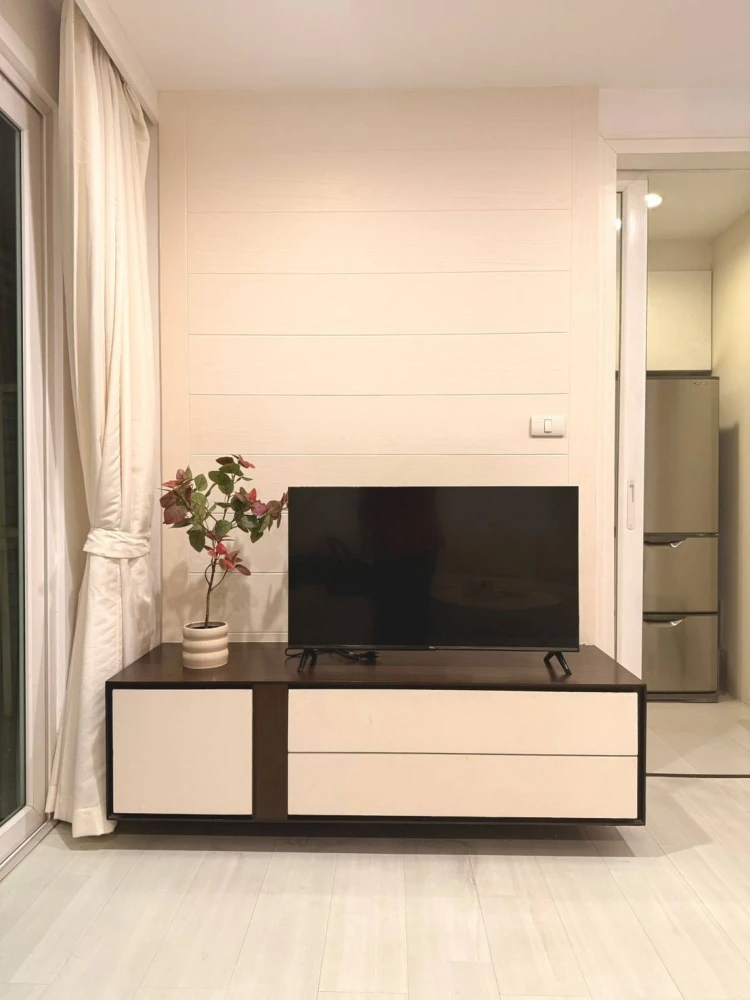 For sale: The Bangkok Sathorn–Taksin, 8th floor, open, comfortable view. Ready to decorate well. Hurry and reserve it before it's gone.