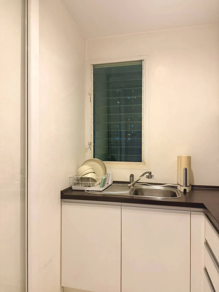For sale: The Bangkok Sathorn–Taksin, 8th floor, open, comfortable view. Ready to decorate well. Hurry and reserve it before it's gone.
