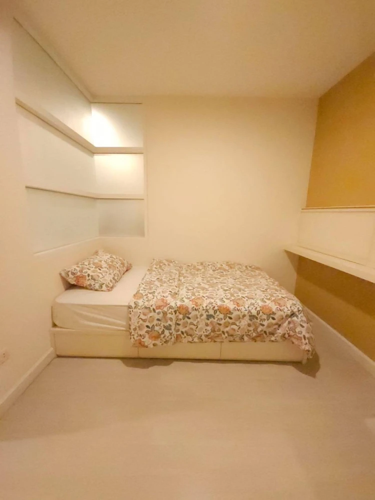 For sale: The Bangkok Sathorn–Taksin, 8th floor, open, comfortable view. Ready to decorate well. Hurry and reserve it before it's gone.