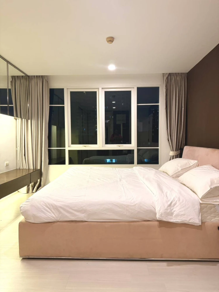 For sale: The Bangkok Sathorn–Taksin, 8th floor, open, comfortable view. Ready to decorate well. Hurry and reserve it before it's gone.