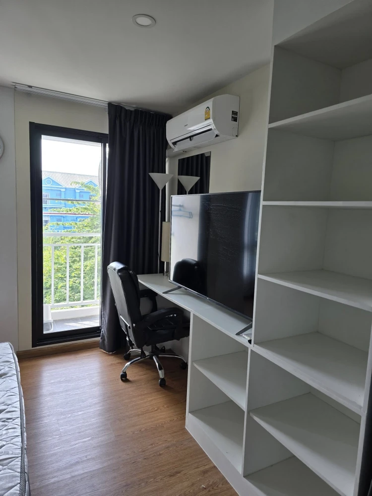 Condo for sale or rent: Arise Condo Ratchada 19, room with garage, 3rd floor, not high-rise, comes with a great price, buy quickly, don't miss out.