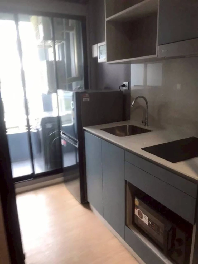 Selling Atmoz Kanal Rangsit condo. Ready to move in, fully furnished and decorated with built-in features. Don't miss out!