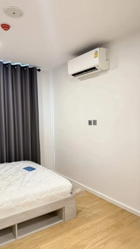 Selling Atmoz Kanal Rangsit condo. Ready to move in, fully furnished and decorated with built-in features. Don't miss out!