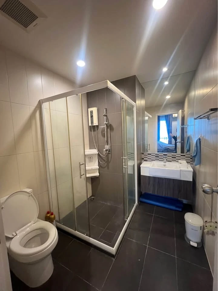 Condo for sale at Centric Ari Station, high floor, room location is above the swimming pool, this floor has few units, private, quiet, not crowded, bu
