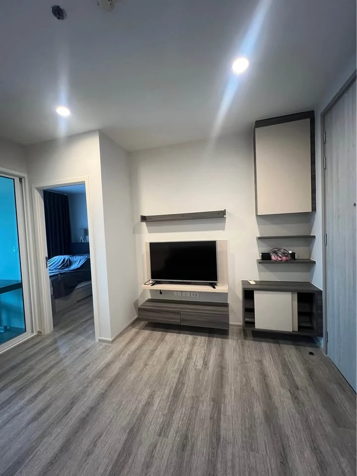 Condo for sale at Centric Ari Station, high floor, room location is above the swimming pool, this floor has few units, private, quiet, not crowded, bu
