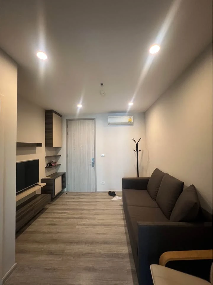 Condo for sale at Centric Ari Station, high floor, room location is above the swimming pool, this floor has few units, private, quiet, not crowded, bu