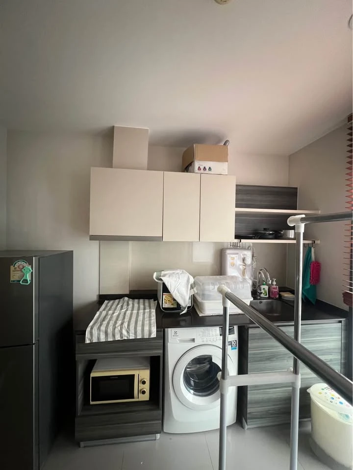 Condo for sale at Centric Ari Station, high floor, room location is above the swimming pool, this floor has few units, private, quiet, not crowded, bu