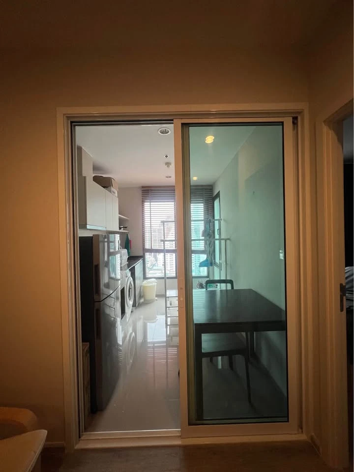 Condo for sale at Centric Ari Station, high floor, room location is above the swimming pool, this floor has few units, private, quiet, not crowded, bu
