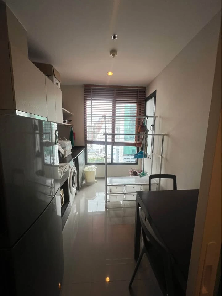 Condo for sale at Centric Ari Station, high floor, room location is above the swimming pool, this floor has few units, private, quiet, not crowded, bu