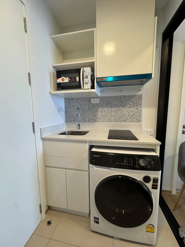 Selling a special type of condo at Chapter One Spark Charan, featuring a walk-in closet and fully furnished ready to move in. Buy now!