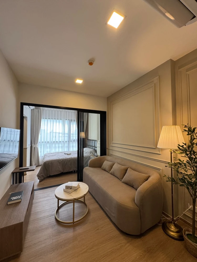 Selling a special type of condo at Chapter One Spark Charan, featuring a walk-in closet and fully furnished ready to move in. Buy now!