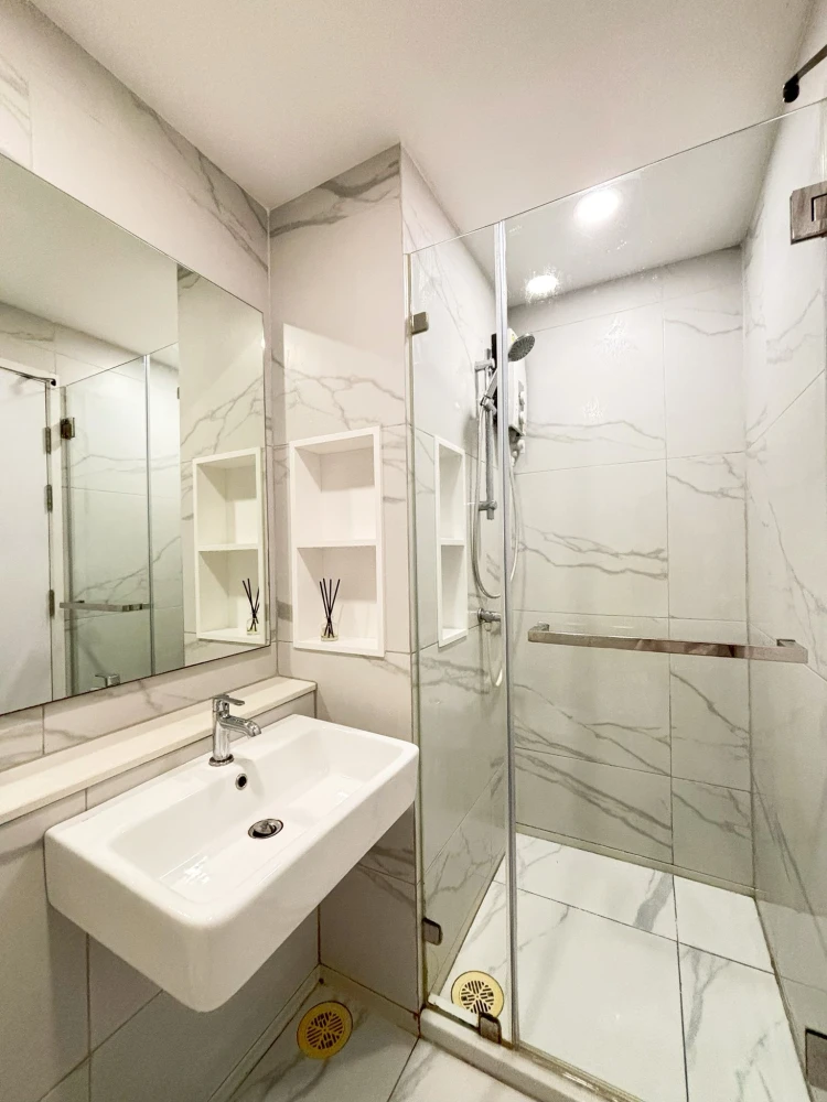 Condo for sale CIELA Sripatum, 1 bedroom, 1 bathroom, high view, complete with furniture + appliances. Reserve now.