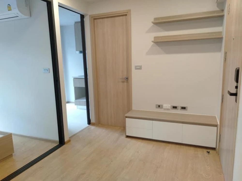 Cocoon Rama 9 condo for sale or rent. The unit is partitioned into separate, well-defined zones. Great price! Book yours today!