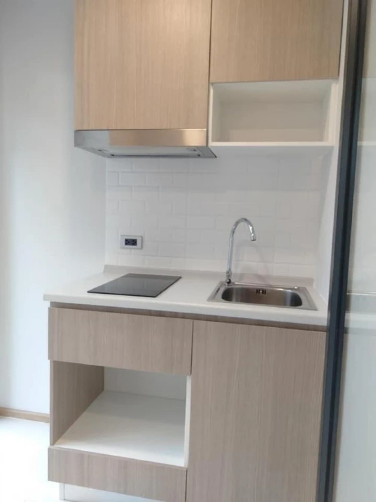 Cocoon Rama 9 condo for sale or rent. The unit is partitioned into separate, well-defined zones. Great price! Book yours today!