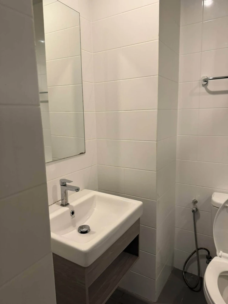 Condo for sale at COMMON TU—move-in ready and fully equipped with furniture and appliances. Great value—reserve yours today! Don't miss out.
