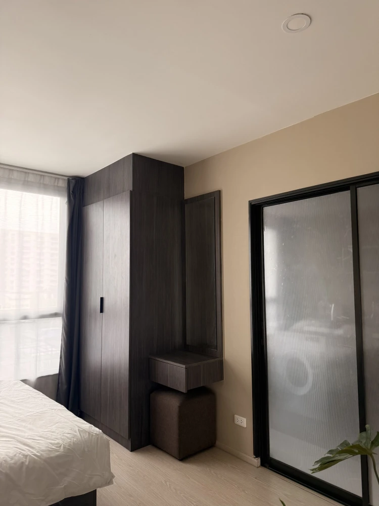 Selling Elio Del Nest condo, corner unit, private, 6th floor, city view, unobstructed view, fully furnished, functional living space. Buy now!