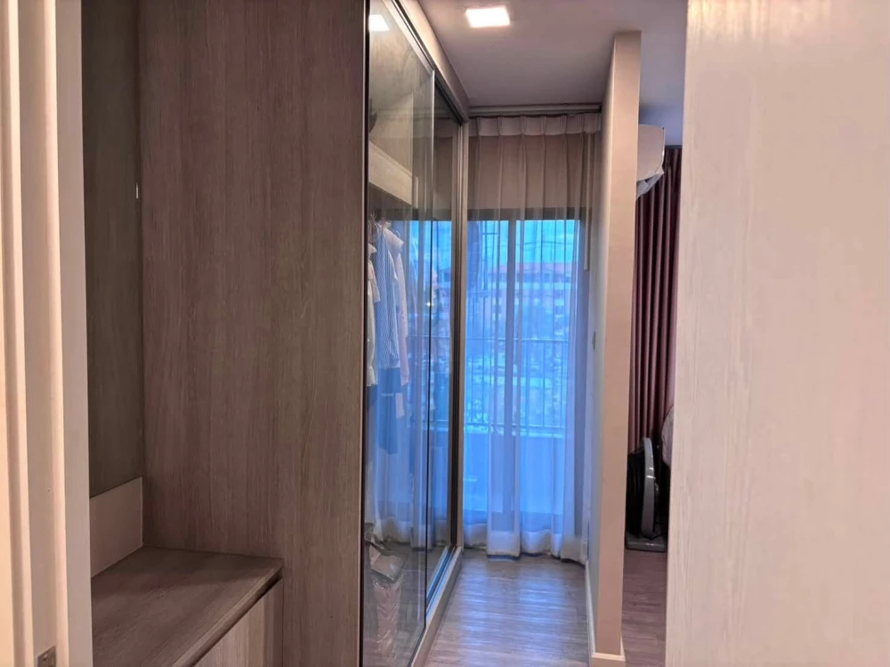 Selling a Kave AVA condo, 1 Bedroom with walk-in closet, beautifully decorated and ready to move in. Book now, don't miss out!