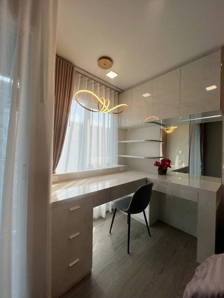 Condo for sale Kave Island, Building F, 6th floor, middle view of the pool, built-in furniture, very cool, buy now, don't miss out.