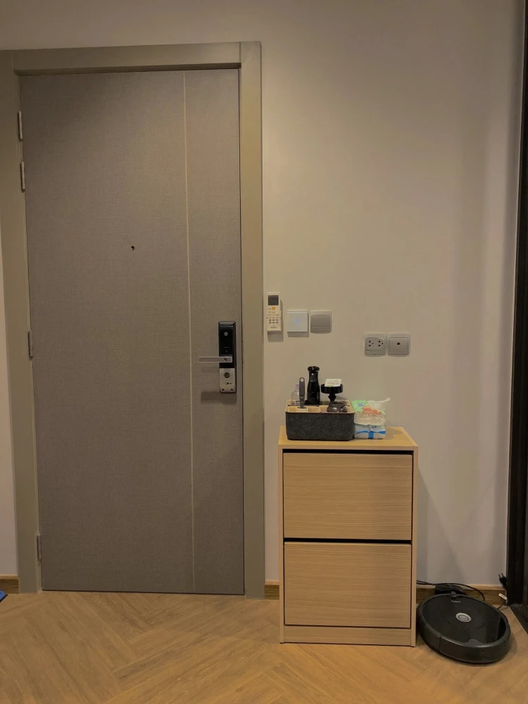 Condo for sale: Life Asoke Rama 9. Nice unit, fully furnished with appliances. Just bring your suitcase and move in! Don't miss out!