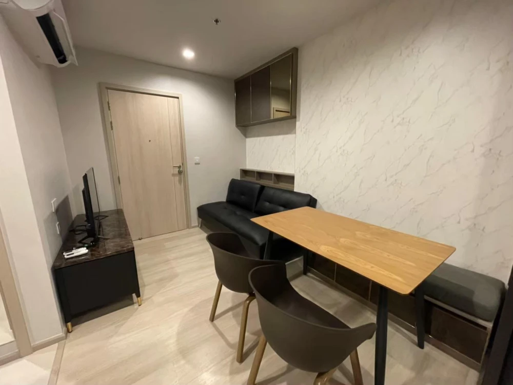 Condo for sale, Life One Willess, 26th floor, high view, comes with a very good price. I tell you, you must not miss it.
