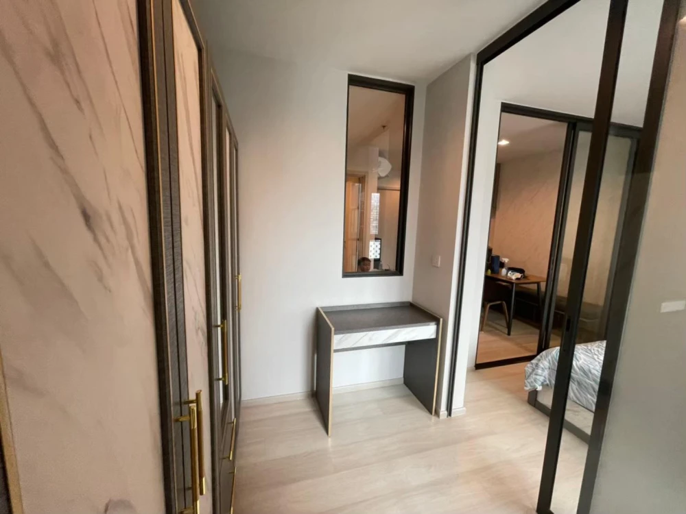 Condo for sale, Life One Willess, 26th floor, high view, comes with a very good price. I tell you, you must not miss it.