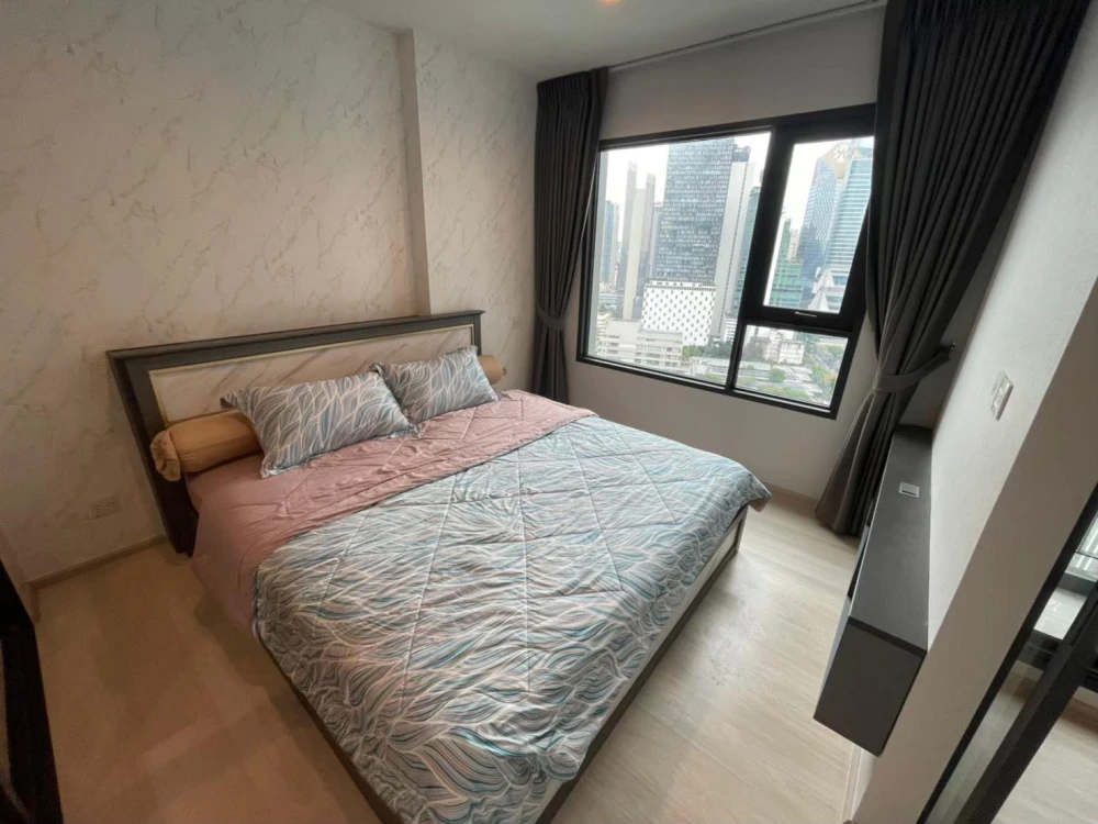 Condo for sale, Life One Willess, 26th floor, high view, comes with a very good price. I tell you, you must not miss it.