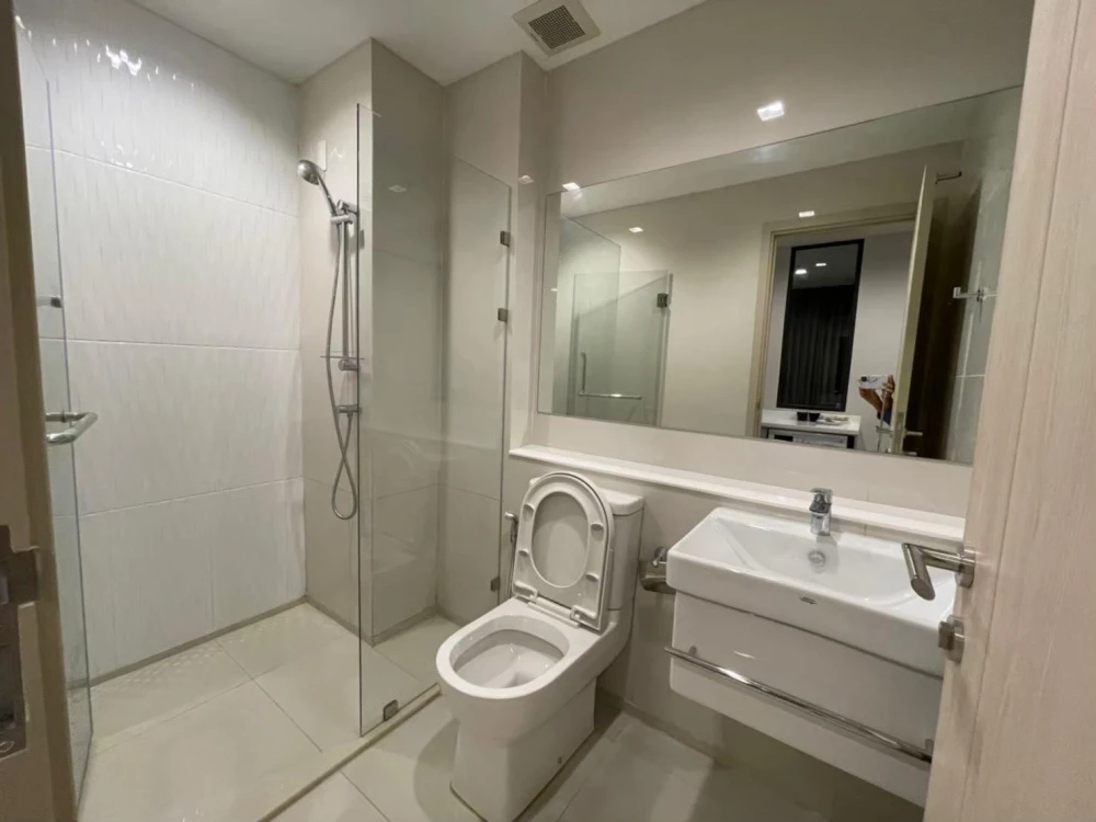 Condo for sale, Life One Willess, 26th floor, high view, comes with a very good price. I tell you, you must not miss it.