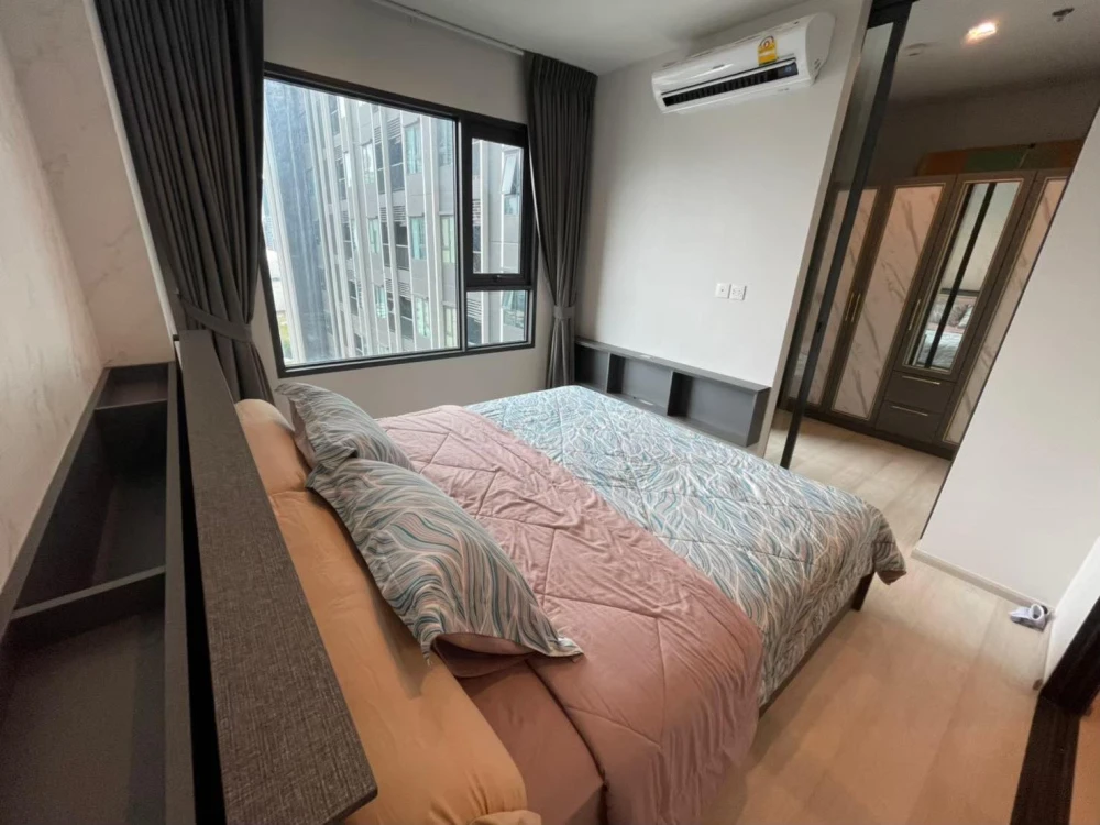 Condo for sale, Life One Willess, 26th floor, high view, comes with a very good price. I tell you, you must not miss it.