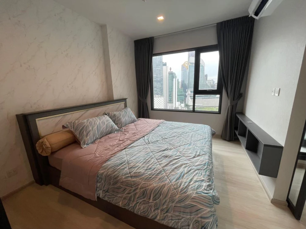 Condo for sale, Life One Willess, 26th floor, high view, comes with a very good price. I tell you, you must not miss it.
