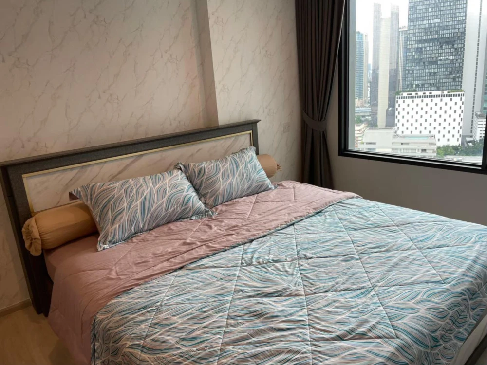 Condo for sale, Life One Willess, 26th floor, high view, comes with a very good price. I tell you, you must not miss it.
