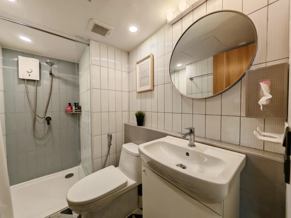Condo for sale Life Rama 4 - Asoke Rare Type Vertiplex 2 floors + balcony next to the garden, fully furnished, buy now.