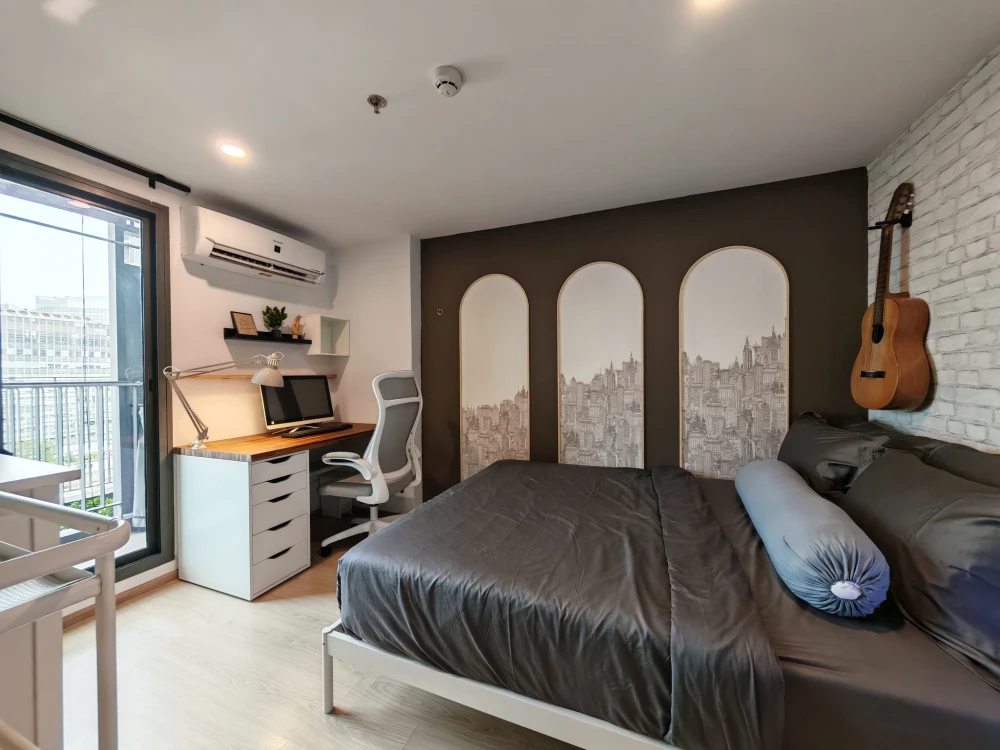 Condo for sale Life Rama 4 - Asoke Rare Type Vertiplex 2 floors + balcony next to the garden, fully furnished, buy now.