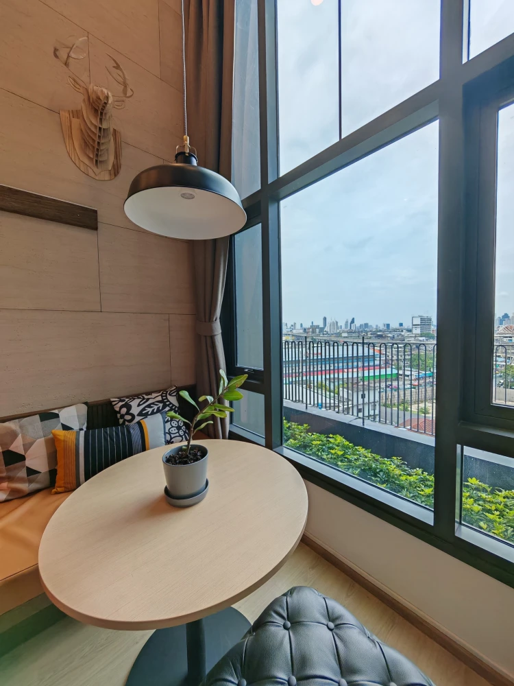 Condo for sale Life Rama 4 - Asoke Rare Type Vertiplex 2 floors + balcony next to the garden, fully furnished, buy now.