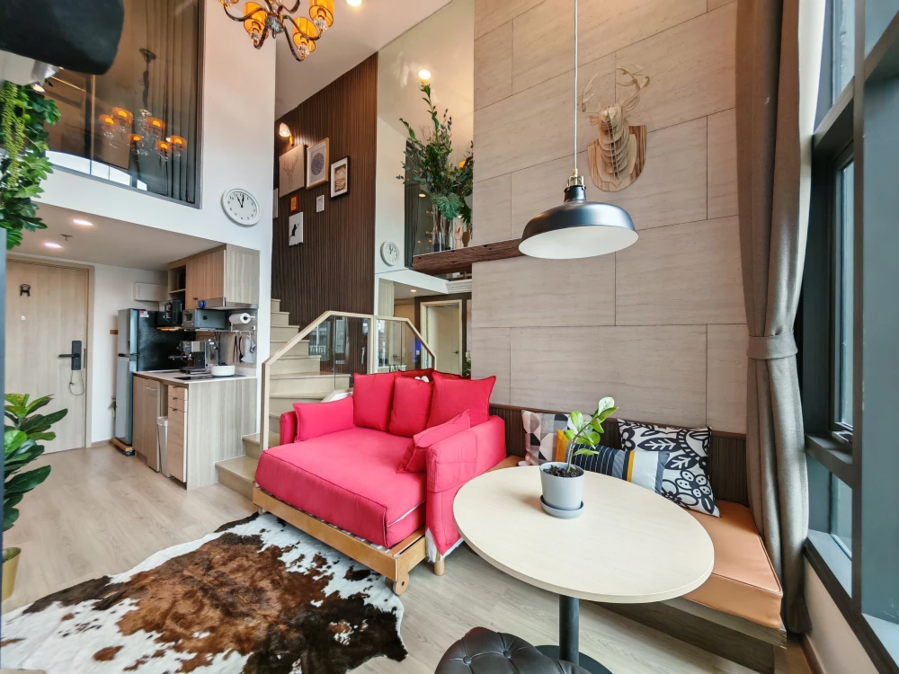 Condo for sale Life Rama 4 - Asoke Rare Type Vertiplex 2 floors + balcony next to the garden, fully furnished, buy now.