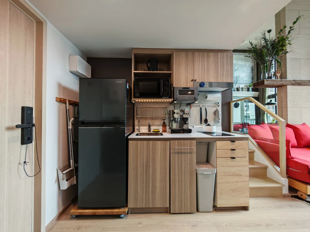 Condo for sale Life Rama 4 - Asoke Rare Type Vertiplex 2 floors + balcony next to the garden, fully furnished, buy now.