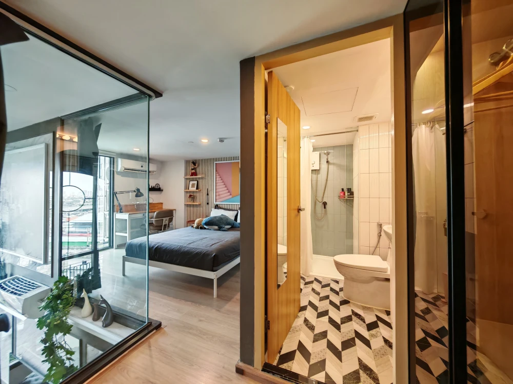 Condo for sale Life Rama 4 - Asoke Rare Type Vertiplex 2 floors + balcony next to the garden, fully furnished, buy now.