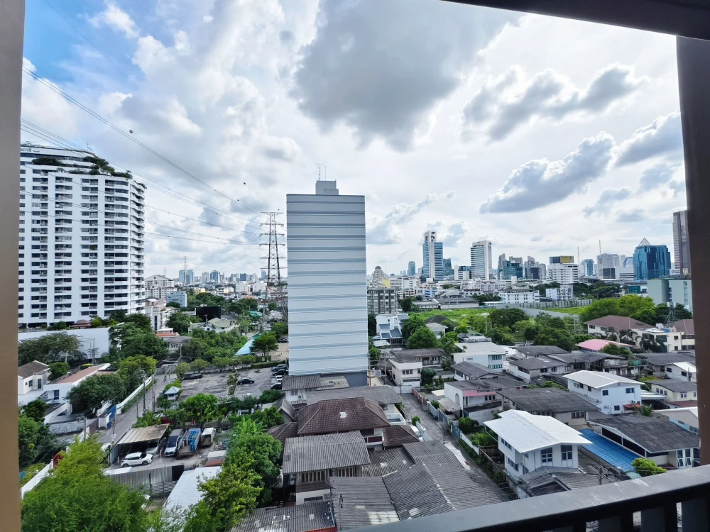 Condo for sale at Metris District Ladprao, pet friendly, great location, great value, you definitely shouldn't miss this!