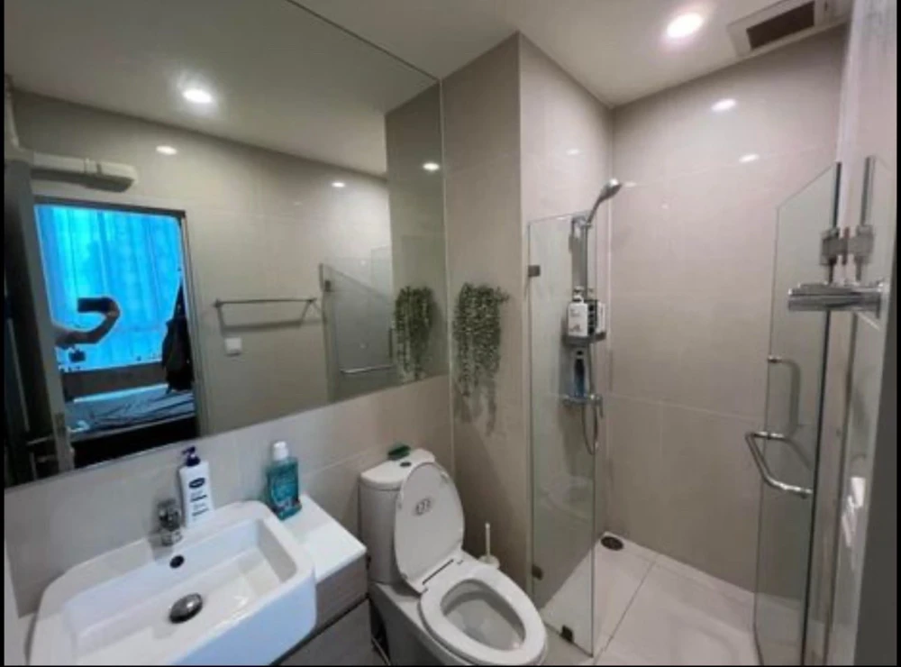 Condo for sale: Noble Revolve Ratchada 2, high-rise view room, fully-built-in throughout the room, complete facilities. You'll regret it if you miss o