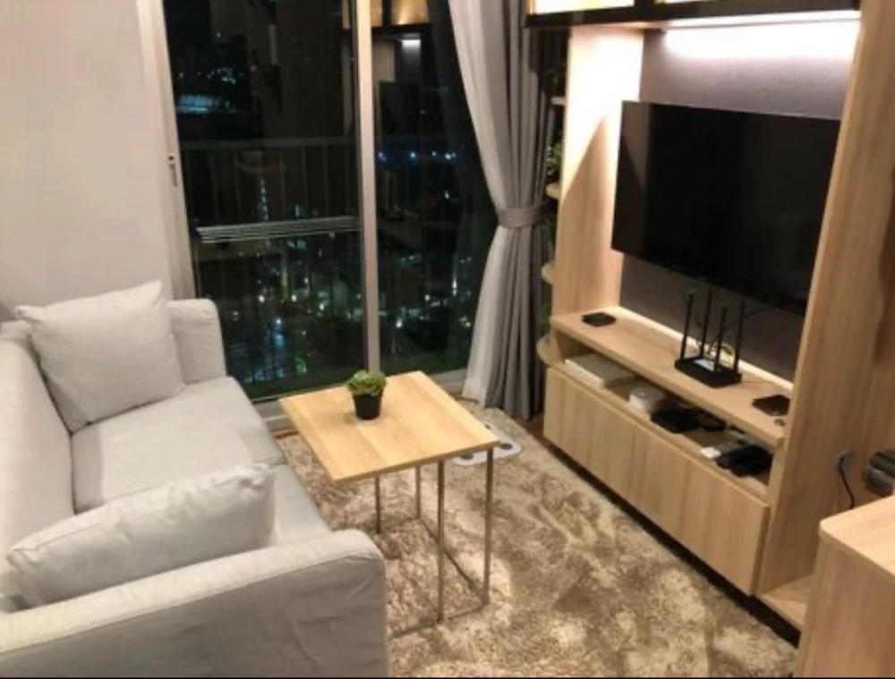Condo for sale: Noble Revolve Ratchada 2, high-rise view room, fully-built-in throughout the room, complete facilities. You'll regret it if you miss o