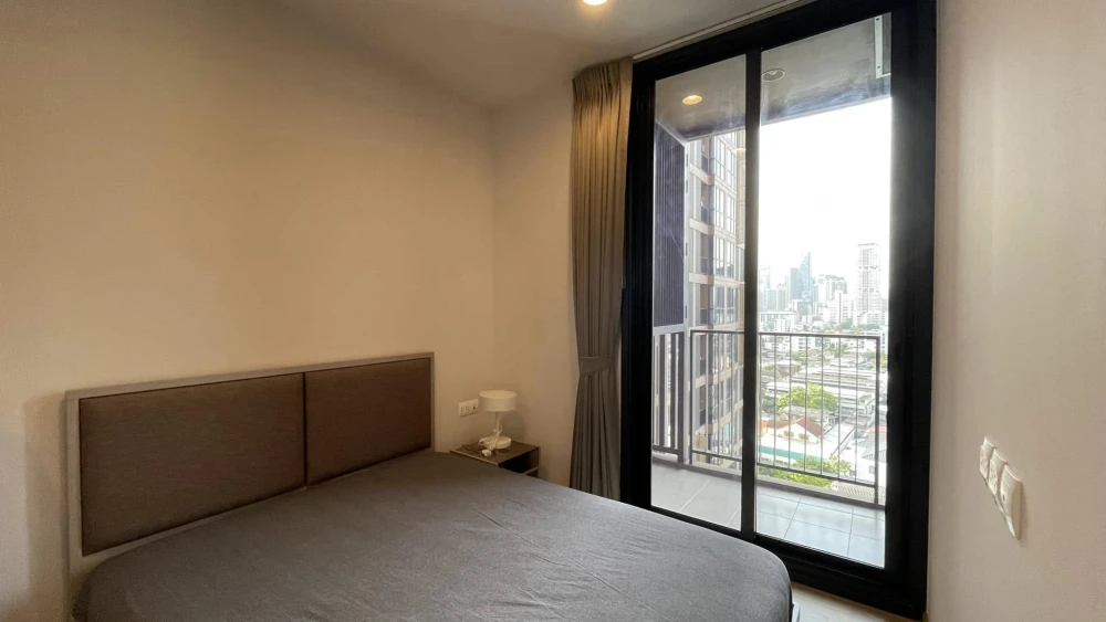 Selling a 1-bedroom, 1-bathroom condo at Oka Haus Sukhumvit 36. Located on the 14th floor with city and pool views, facing north. Book now!
