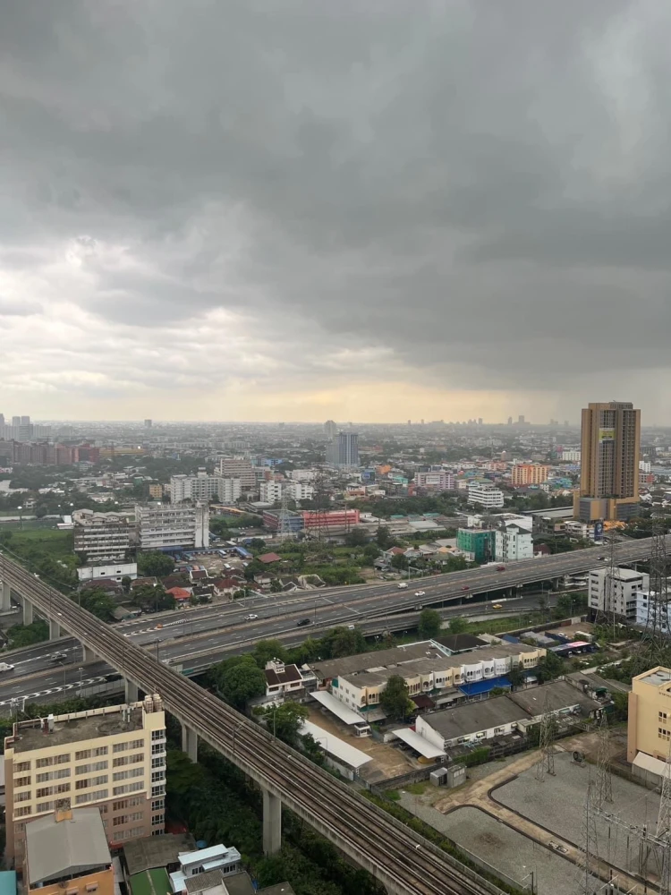 Condo for sale Plum condo Ramkhamhaeng station, 27th floor, beautiful city view, comes with a very good price, must hurry to reserve.