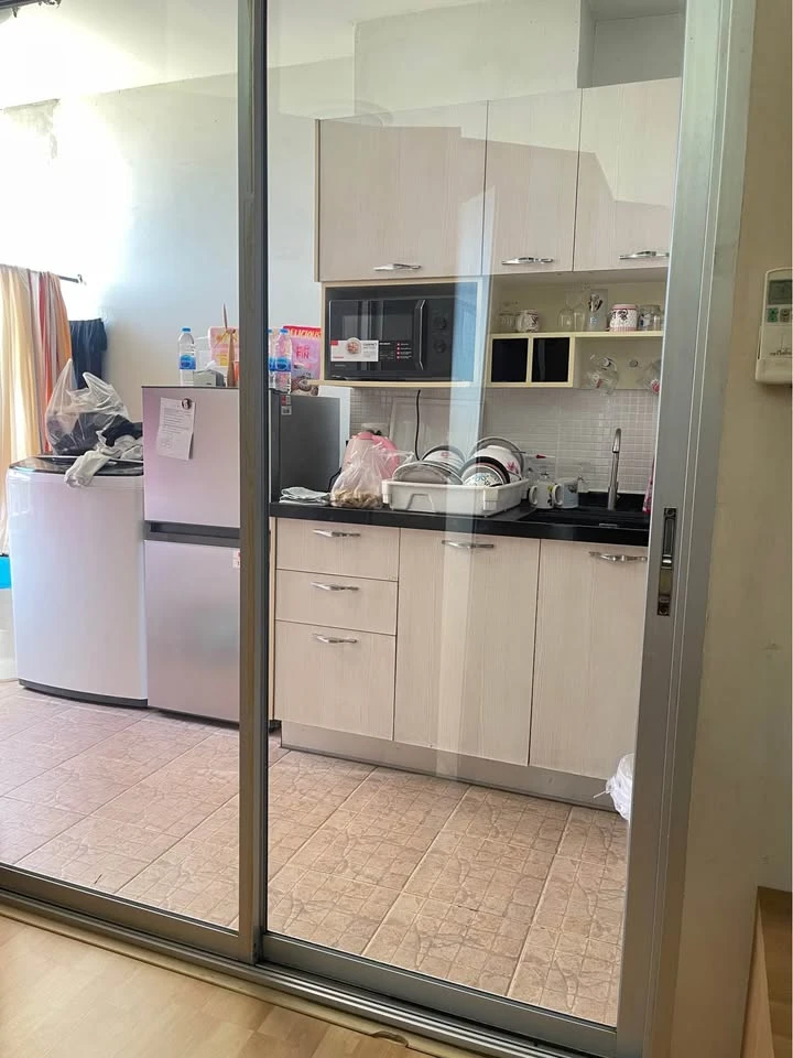 Condo for sale at Ratchada City 18. The unit features a well-proportioned layout with clearly defined zones—an opportunity you shouldn't miss!