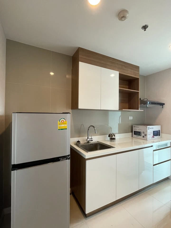 Condo for sale, Sea Hill, 7th floor, mountain view, quiet, private, comes with a very good price, buy now, don't miss it.