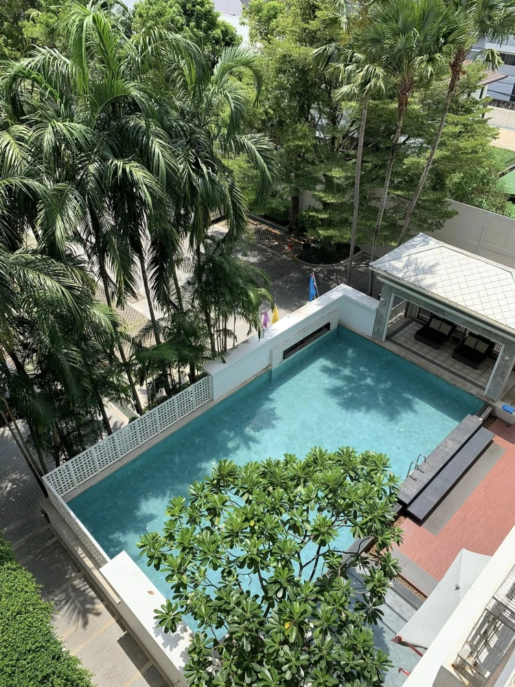 Condo for sale: The Bangkok Sathorn-Taksin. Ready to move in. Plenty of usable space. Great price. Hurry and become the owner today!
