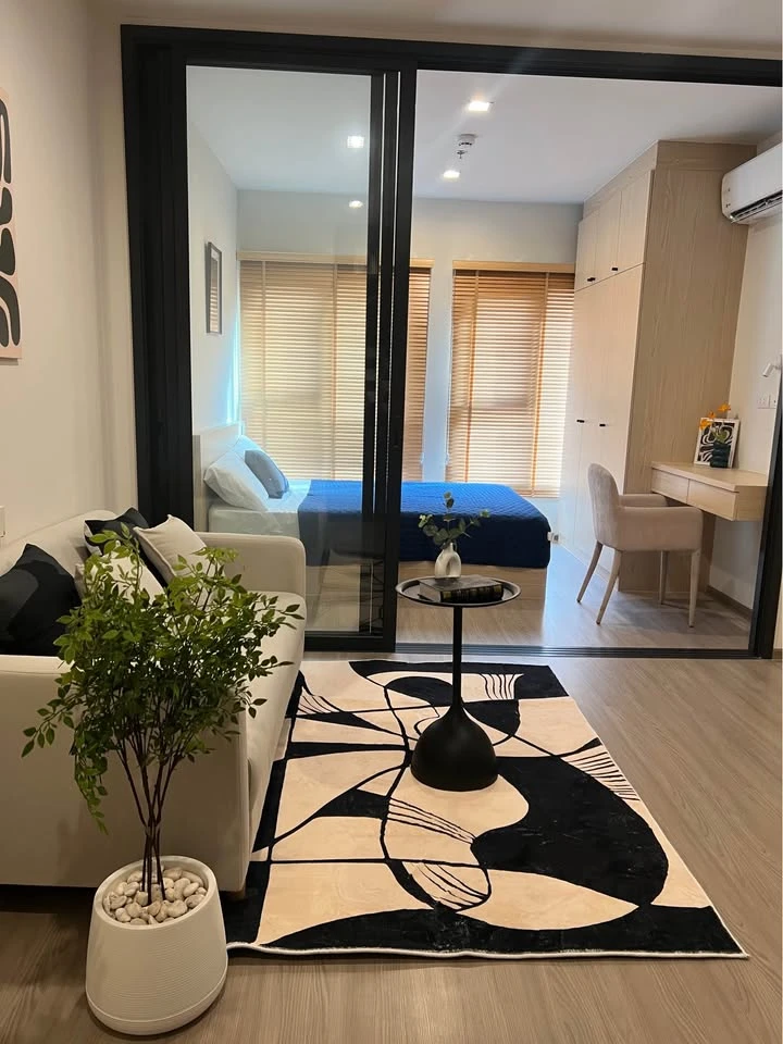 Condo for sale, The Base, Phetchaburi, Thonglor, empty room, no walls next to anyone, north direction, ready to be the owner.