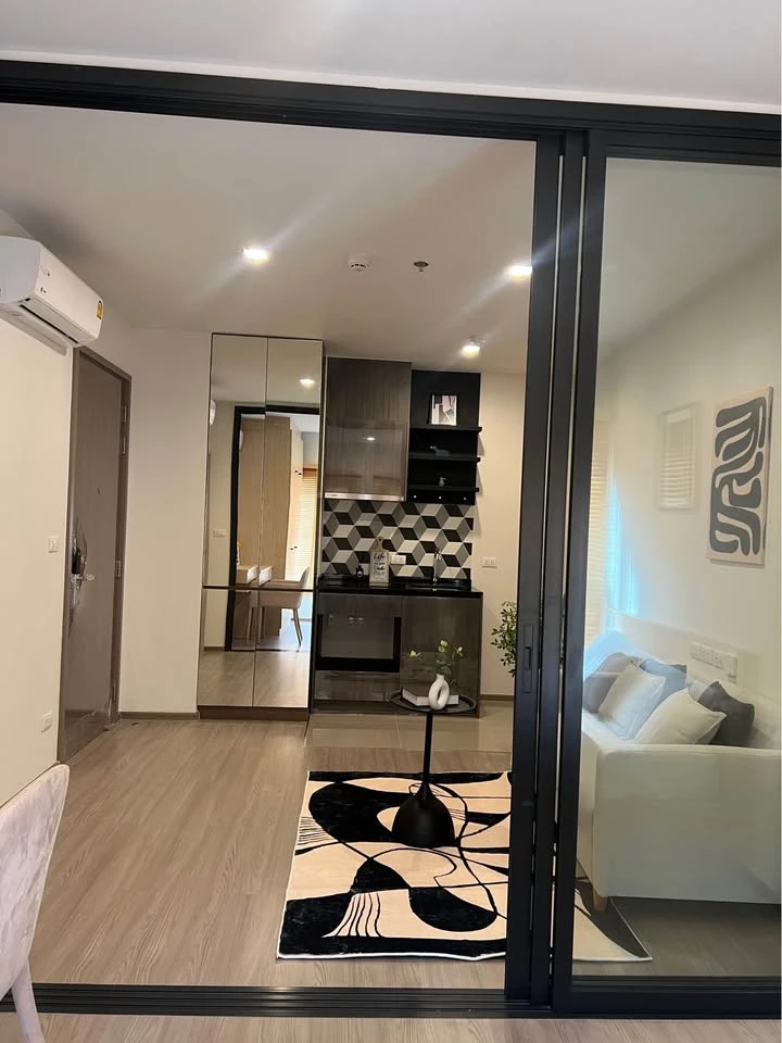 Condo for sale, The Base, Phetchaburi, Thonglor, empty room, no walls next to anyone, north direction, ready to be the owner.
