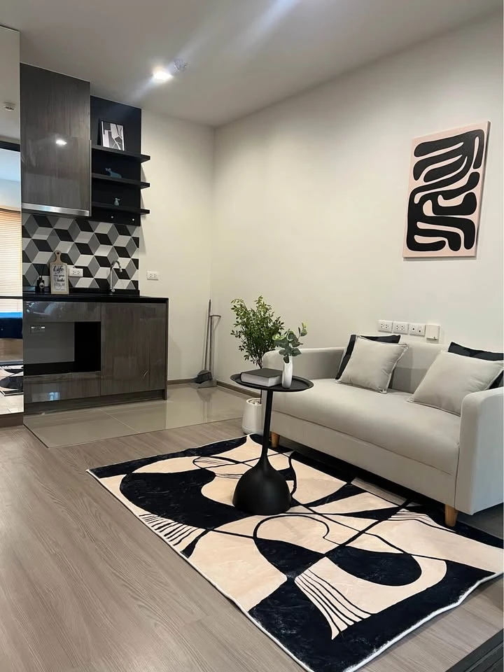 Condo for sale, The Base, Phetchaburi, Thonglor, empty room, no walls next to anyone, north direction, ready to be the owner.